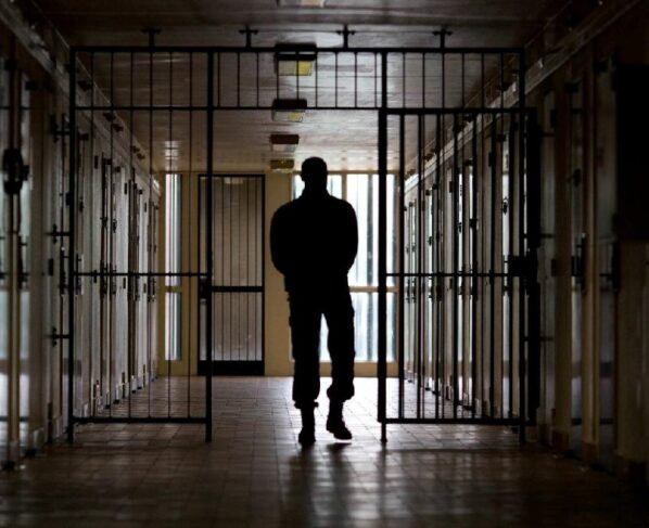 Em que áreas os Estados poderão criar leis próprias no direito penal?