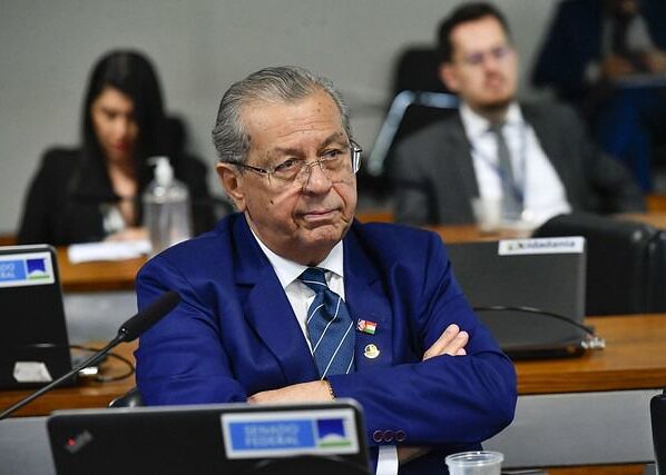 Jayme Campos se diz aberto a negociar com a esquerda para a eleição de 2026