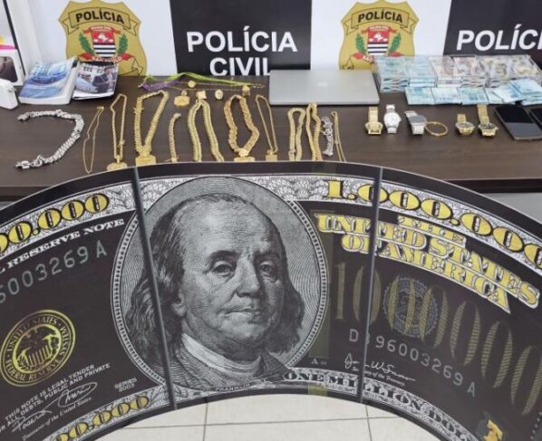 “Operação 777” apreende 128 mil reais e 31 mil dólares em notas falsas com influenciadores