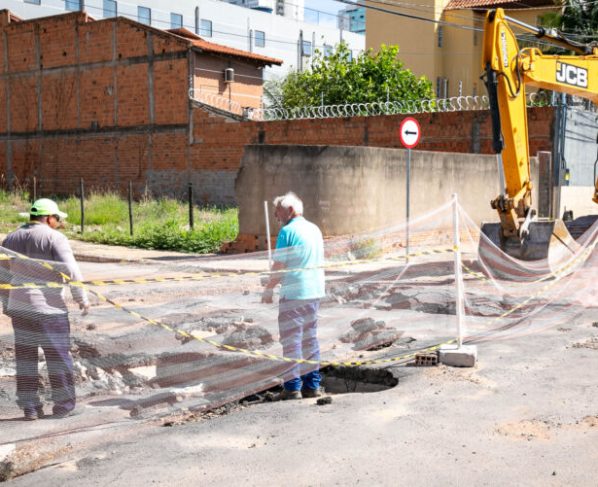 Prefeitura realiza intervenção emergencial para conter fissura no Jardim Cuiabá