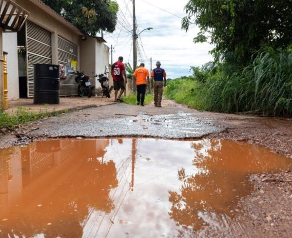 Defesa Civil vistoria áreas alagadas por chuva intensa em Cuiabá