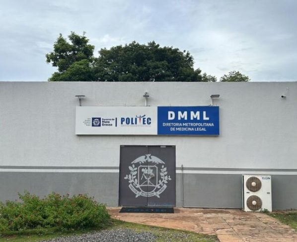 Politec aguarda familiares para liberar corpos de vítimas no IML de Cuiabá