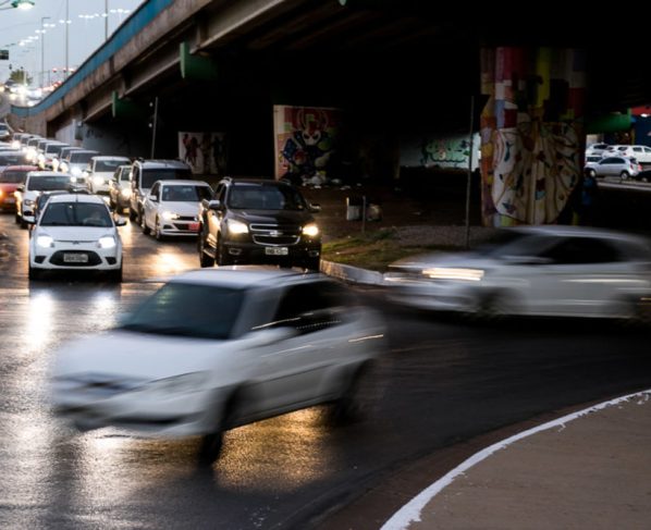 Carros elétricos ganham força no Brasil e no mundo: o que está impulsionando essa mudança?