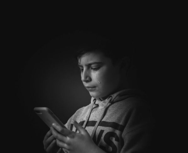 7 em cada 10 adolescentes dizem que os pais não respeitam sua privacidade online