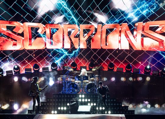 Scorpions se apresentam no palco Mundo durante o primeiro dia da 20ª edição do Rock In Rio Lisboa, em 15 de junho de 2024