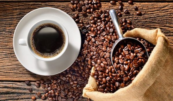 Café interrompe sequência de altas e cai em março