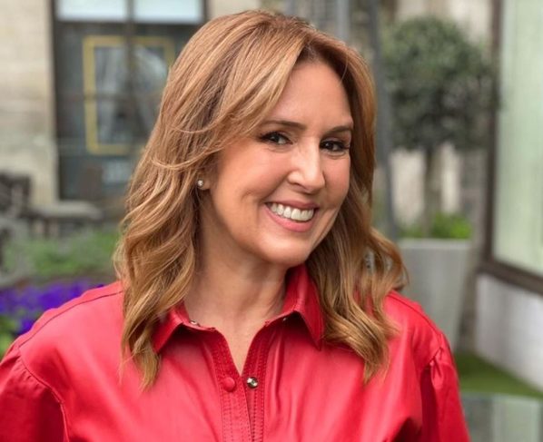 foto colorida de Renata Capucci sorrindo - metrópoles