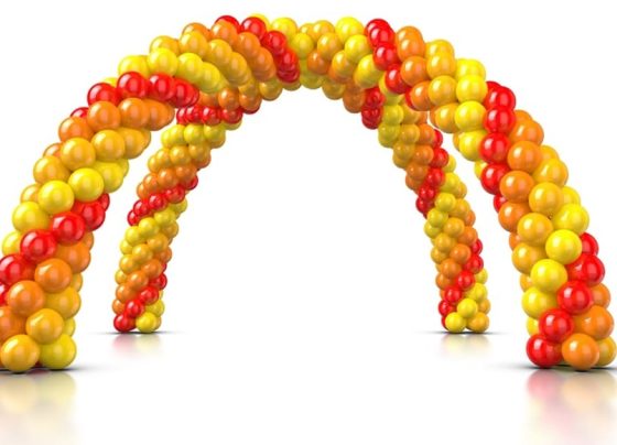 Curso de balões online: aprenda como fazer arco de balão em casa