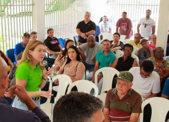 Flávia Moretti se reúne com presidentes de bairros do Grande Cristo Rei para discutir abastecimento de água