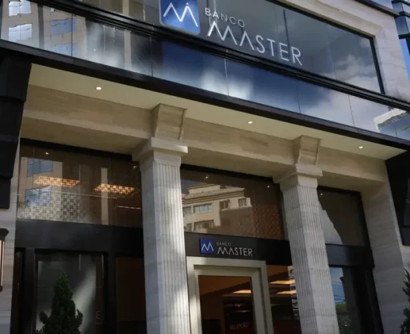 Especialistas alertam para golpes em ressarcimentos do Banco Master