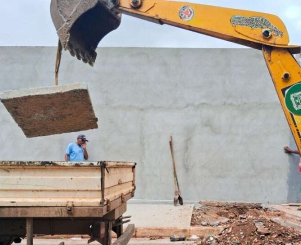 Viação e Obras intensifica ações de prevenção na Avenida Dr. Paraná para evitar alagamentos