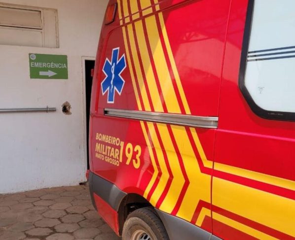 Bombeiros socorrem vítima de explosão causada por vazamento de gás de cozinha canalizado