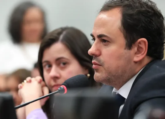 Câmara decide suspender Glauber Braga por 6 meses