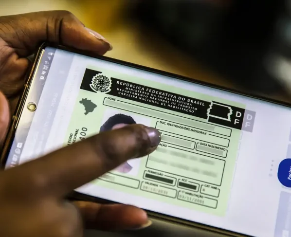 Justiça libera fim de aulas obrigatórias e custo da habilitação pode cair 80%