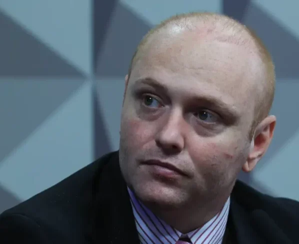 PGR dá parecer favorável para hacker Walter Delgatti sair da prisão fechada