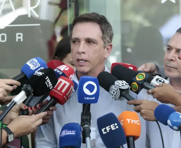 Bolsonaro recebe alta nesta quinta e volta para a cela da PF com aparato médico