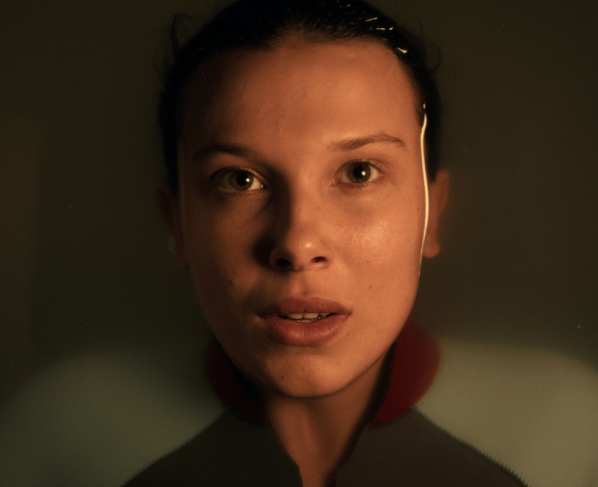 Millie Bobby Brown como Eleven em Stranger Things