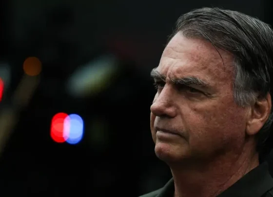 Moraes nega ida de Bolsonaro ao hospital após queda; Michelle relata que marido ficou desacordado