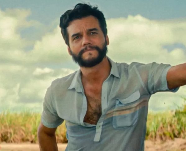 Que horas e onde assistir ao Critics Choice, com Wagner Moura na disputa - destaque galeria