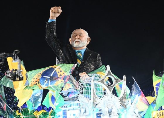 Escola de samba que homenageou Lula e zombou de conservadores é rebaixada no Carnaval do Rio