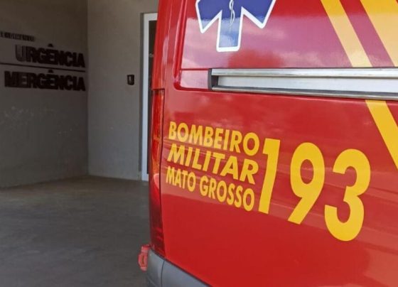 Bombeiros socorrem 30 passageiros presos em ônibus após saída de pista em Sinop