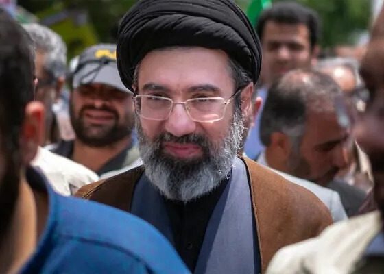Irã escolhe mais um extremista como líder supremo; veja quem é!