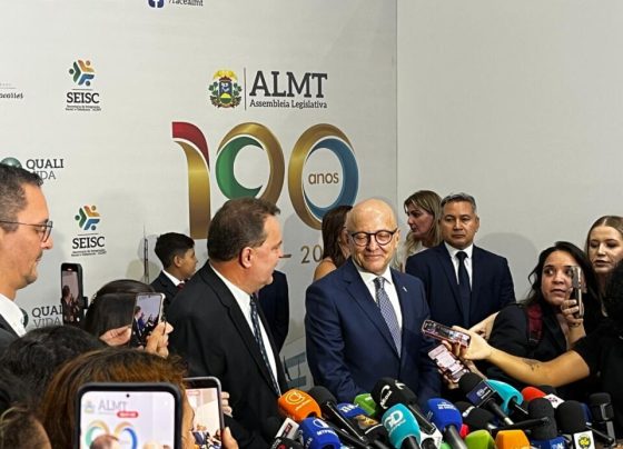 Pivetta assume governo de MT prometendo continuar obras e parcerias