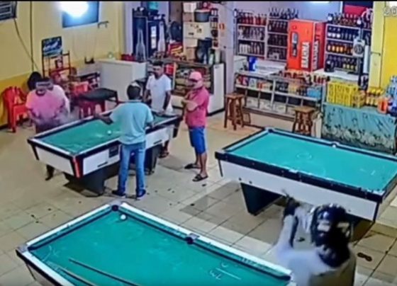 Veja vídeo! Homem é morto a tiros dentro de bar no interior de MT