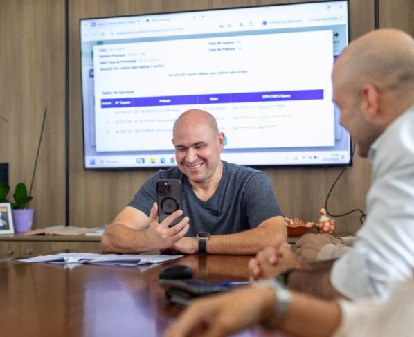 Cuiabá anuncia empréstimo de R$ 112 milhões para asfaltamento e prevê novo cartão de transporte por assinatura