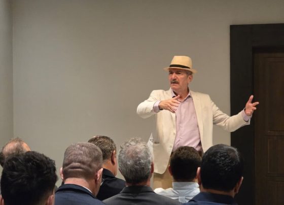 EXCLUSIVO: “STF não pode interditar o país”, diz Aldo Rebelo em passagem por Cuiabá