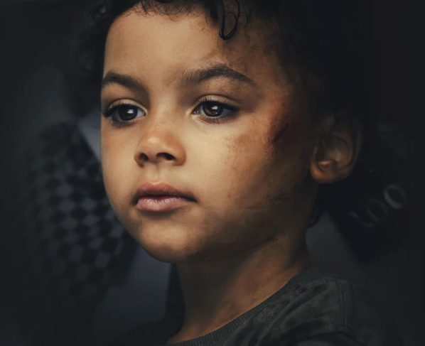 Foto colorida da minissérie A Testemuha, da Netflix