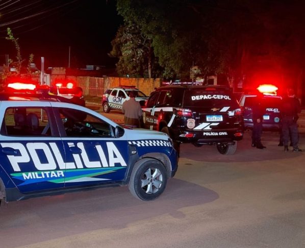 Polícia Militar e Civil atendem a ocorrência. (Foto: José Aparecido)
