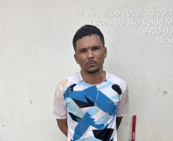 Robson da Silva foi encontrado embaixo da cama durante ação da polícia. - Foto: Reprodução