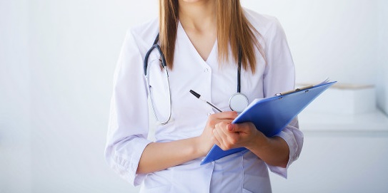médica indiciada