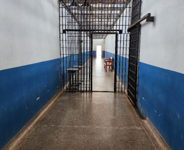 homem preso após ser declarado inocente